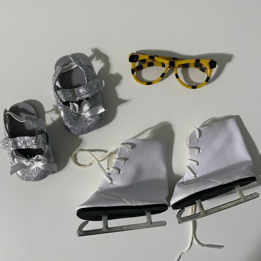 Shoes and glasses for 18” dolls